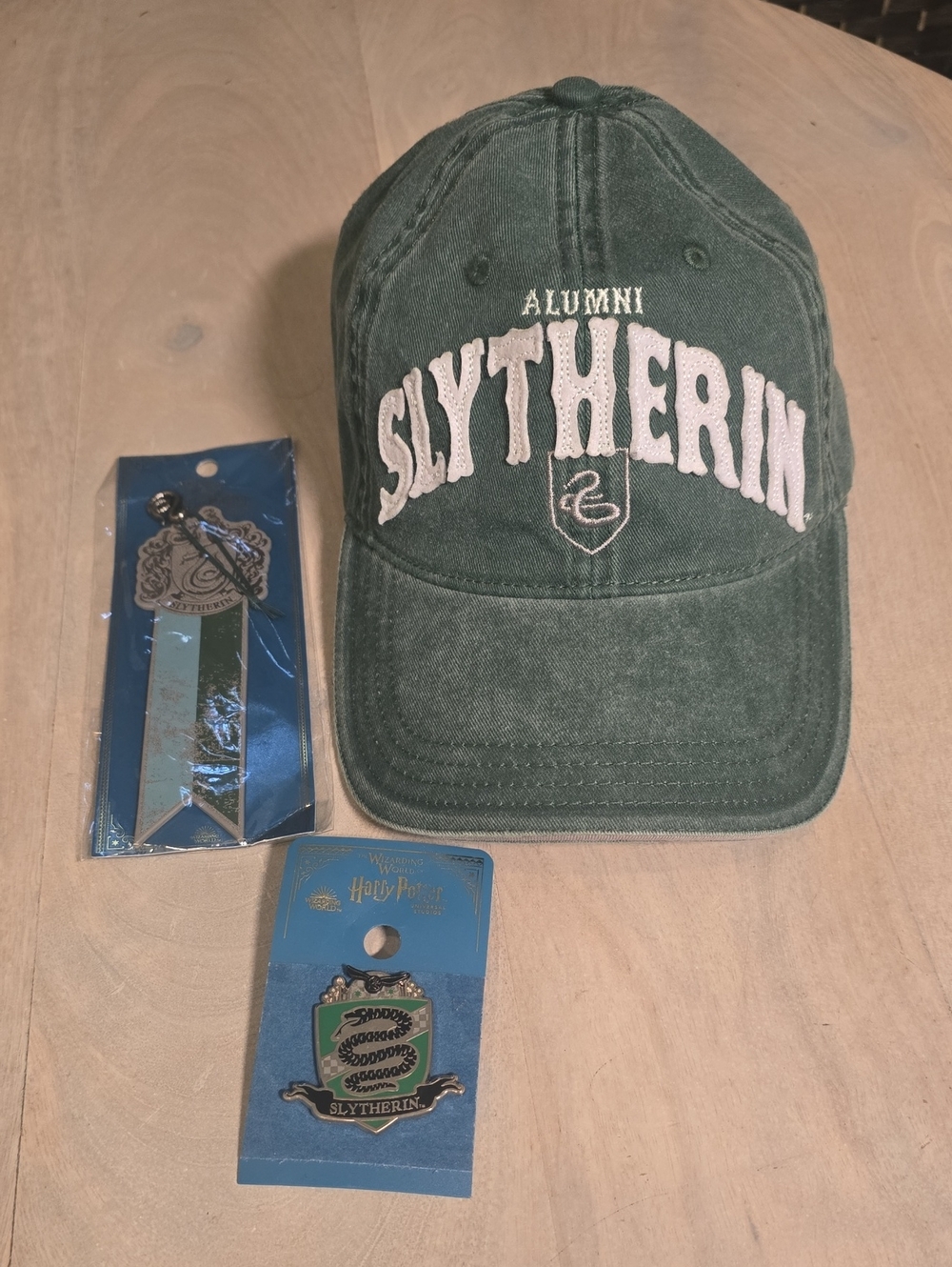 Harry Potter Slytherin Alumni Hat & Metal Crest Bookmark Pin Bundle House Set